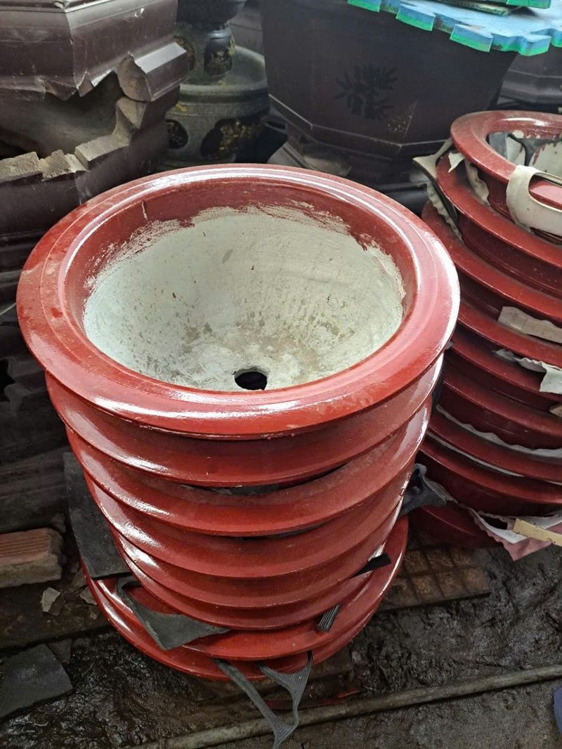 Chậu xi măng sơn đỏ